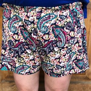 NWOT pretty paisley print flowy shorts